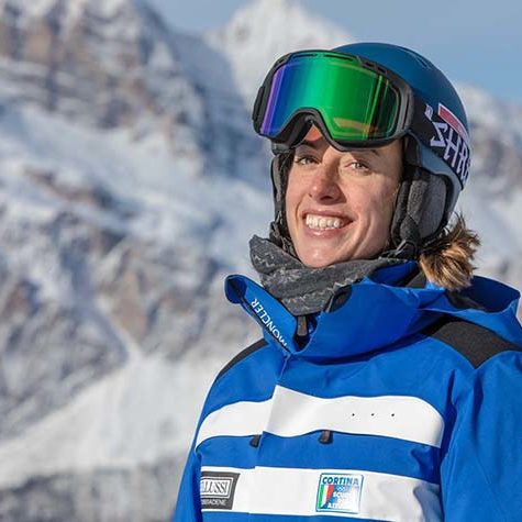 Bea Lacedelli – Ski Instructor – Azzurra Ski School – Cortina d’Ampezzo Bea Lacedelli - Ski Instructor - Azzurra Ski School - Cortina d'Ampezzo