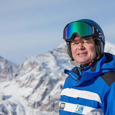 Lorenzo Zardini – Ski Instructor – Azzurra Ski School – Cortina d’Ampezzo Lorenzo Zardini - Ski Instructor - Azzurra Ski School - Cortina d'Ampezzo