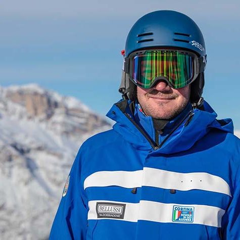Roberto Gillarduzzi – Ski Instructor – Azzurra Ski School – Cortina d’Ampezzo Roberto Gillarduzzi - Ski Instructor - Azzurra Ski School - Cortina d'Ampezzo