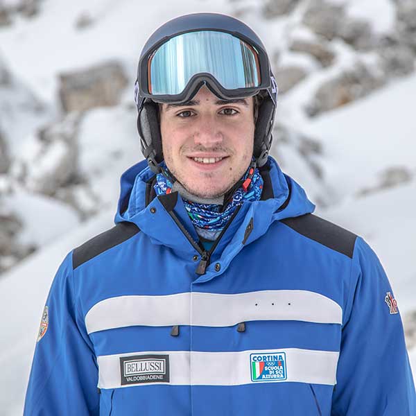 Lorenzo Dibona – Maestro di Sci – Scuola Sci Azzurra Cortina d’Ampezzo Lorenzo Dibona - Maestro di Sci - Scuola Sci Azzurra Cortina d'Ampezzo