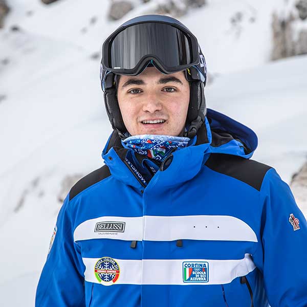 Lorenzo Satriani – Ski Instructor – Azzurra Ski School – Cortina d’Ampezzo Lorenzo Satriani - Ski Instructor - Azzurra Ski School - Cortina d'Ampezzo