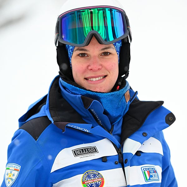 Nadia Menardi – Ski Instructor – Scuola Sci Azzurra – Cortina d’Ampezzo Nadia Menardi - Ski Instructor - Scuola Sci Azzurra - Cortina d'Ampezzo